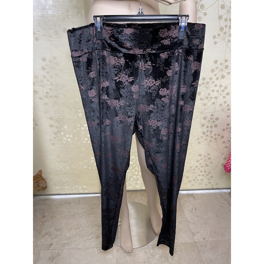 DG2 Diane Gilman black and maroon rose leggings XL - Picture 2 of 8